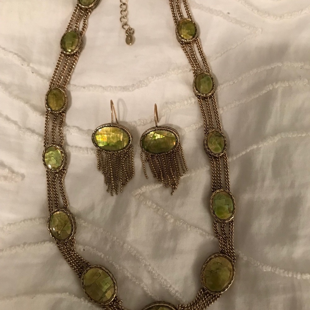 Necklace and earrings set